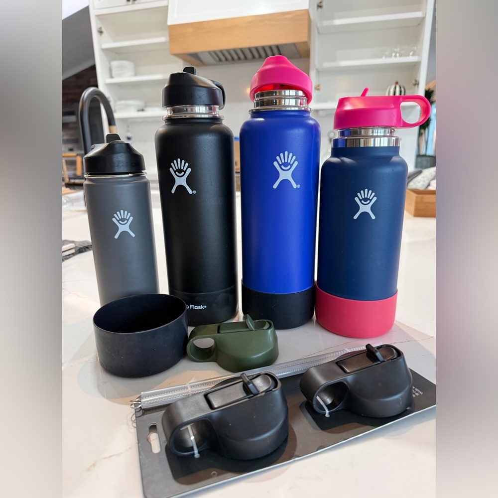 Hydro Flask Assorted Color Water Bottles with Accessories (4)
